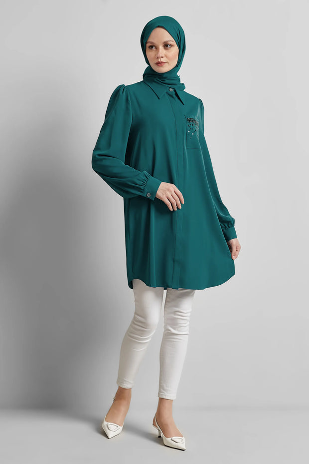 Chemise Bleue Brodée de Perles Femme Voilée - Chic & Élégant | Anika