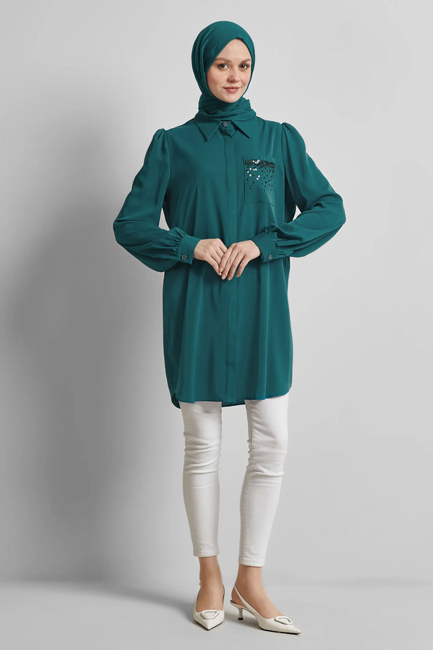 Chemise Bleue Brodée de Perles Femme Voilée - Chic & Élégant | Anika