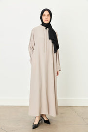 Abaya Nihan Col Juge & Manches Détaillées - Élégance Structurée Femme Voilée | Anika