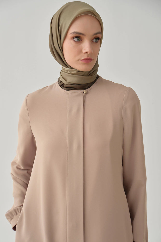 Abaya Minimaliste Col Rond Femme Voilée - Élégance Discrète & Confort | Anika